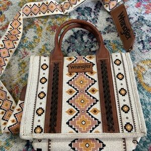 Wrangler Crossbody purse- Aztec